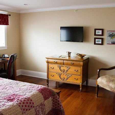 Wishmaker House B&B เบลวิลล์ ภายนอก รูปภาพ